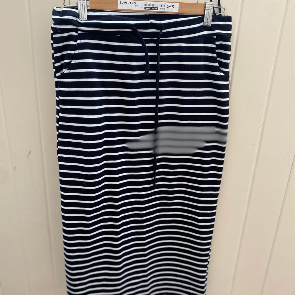 Black and white stripped pencil skirt